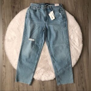 Calvin klein jeans
High rise Straight
NEW WITH TAG